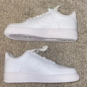 WMNS Size 9 - Nike Air Force 1 '07 White